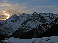 Ciaspolata ai Piani dell'Avaro sabato 4 aprile - Salita veloce in Canto Alto il pomeriggio di domenica 5 aprile 09 - FOTOGALLERY